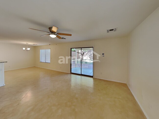 Building Photo - 786 W Cholla Crest Dr