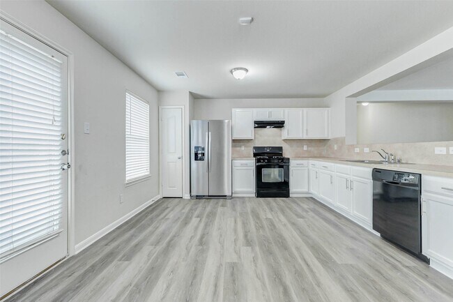 Building Photo - 7027 Parkford Meadow Dr