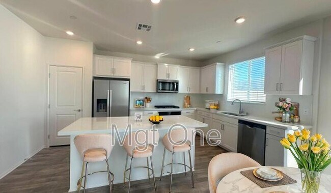 Building Photo - 26314 Gentry Ave