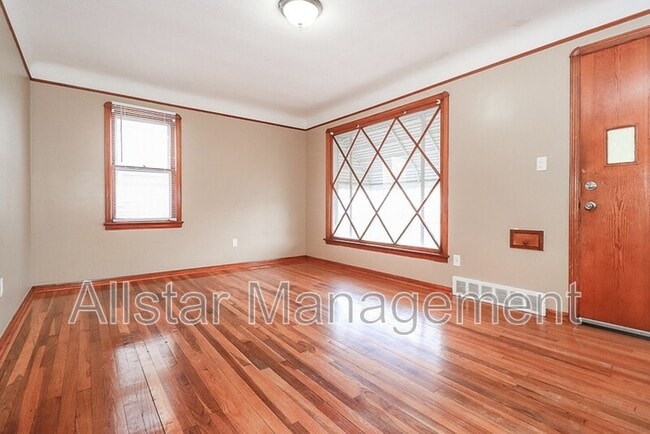 Building Photo - 6207 Gerald Ave