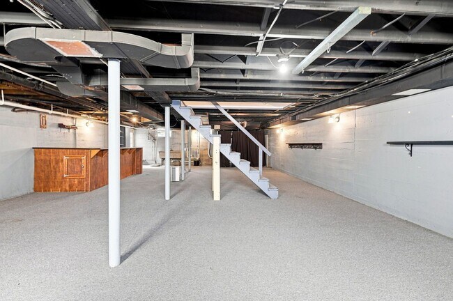 Building Photo - 912 Beechwood Rd