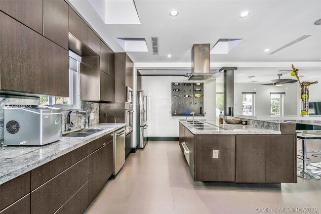 Building Photo - 2612 Key Largo Ln
