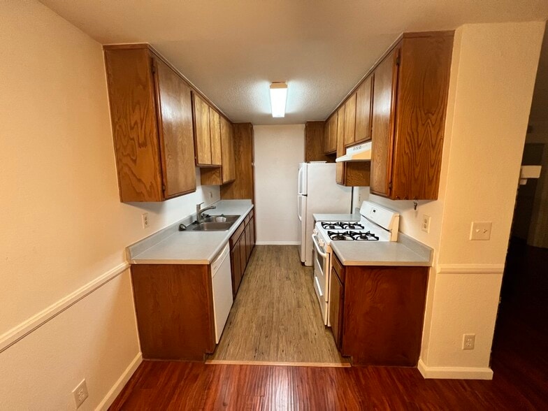 Building Photo - 3335 Keystone Ave