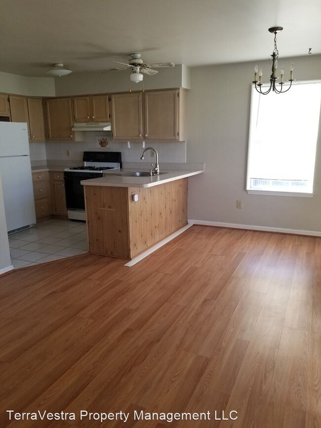 Building Photo - 3 br, 1.5 bath House - 4008 Tall Pines