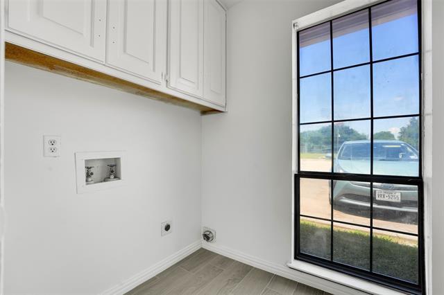 Building Photo - 405 S Las Vegas Trail
