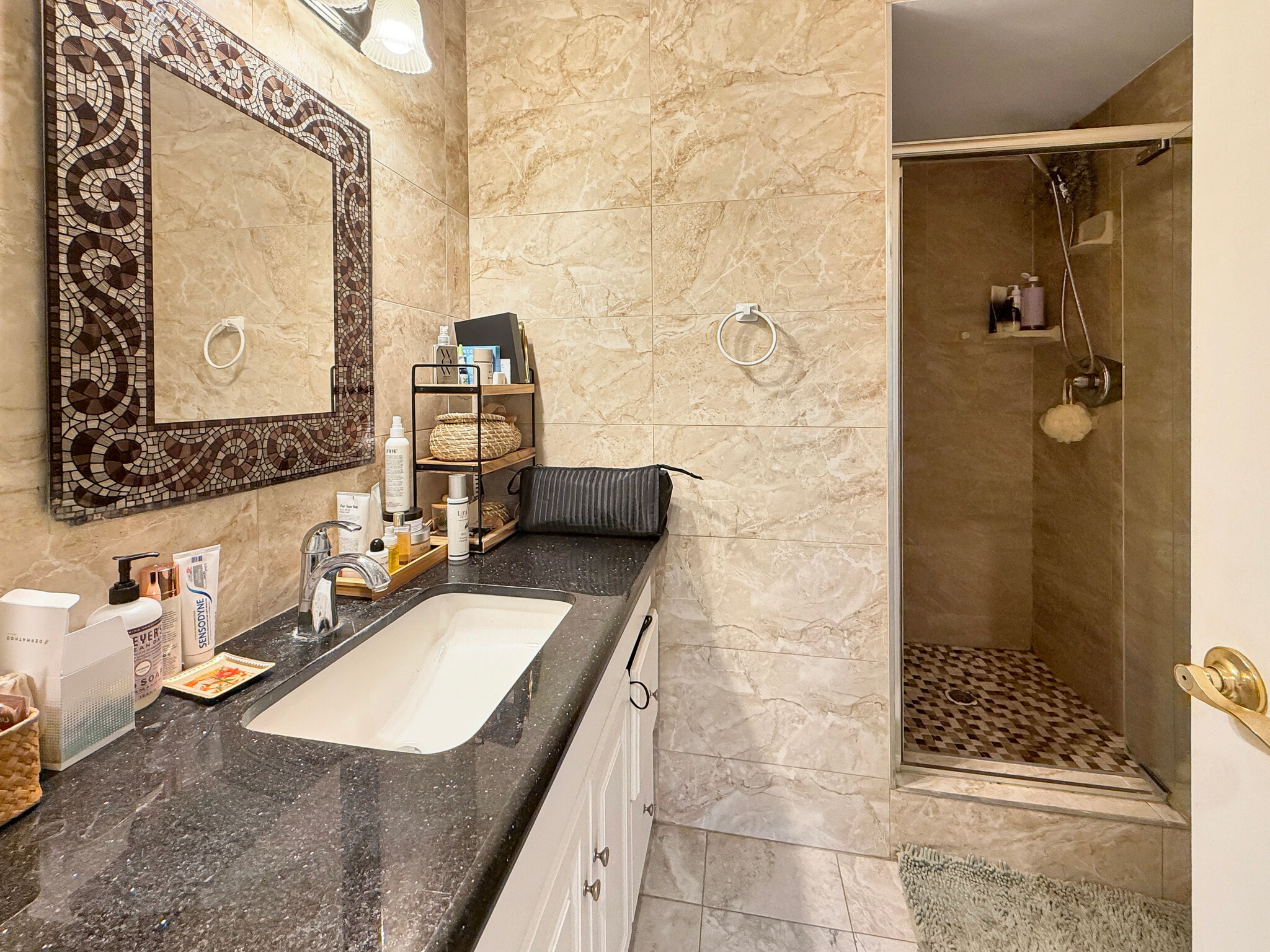 Building Photo - 1262 S Barrington Ave