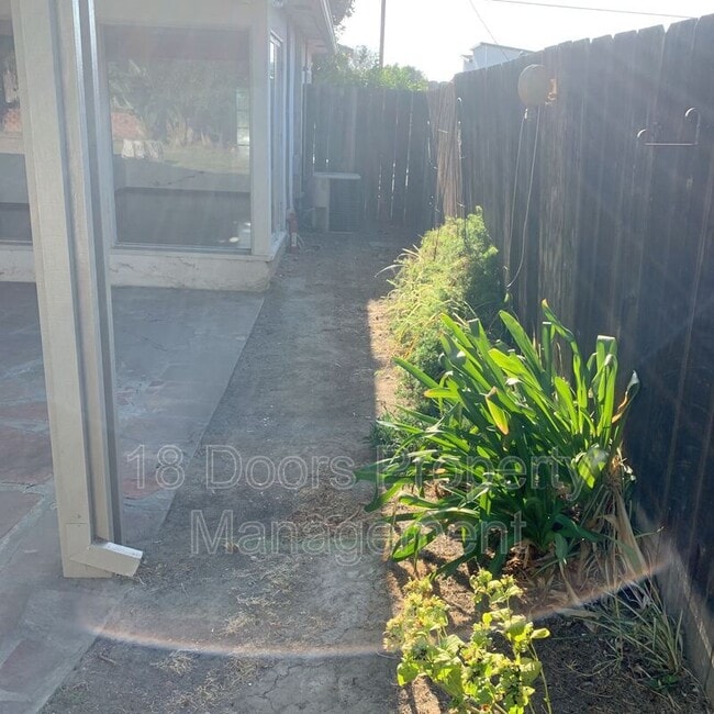 Building Photo - 5169 Tipton St