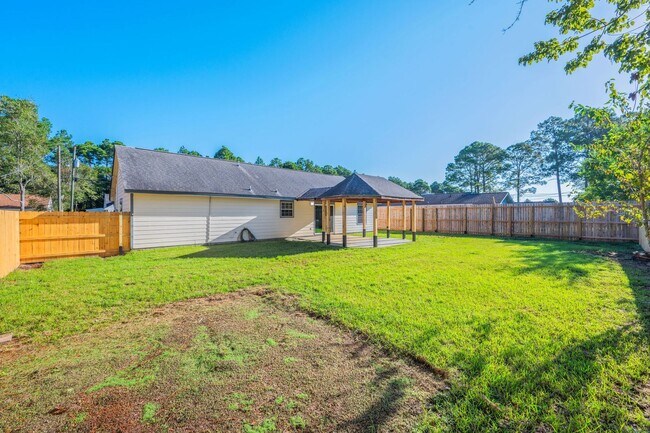 Building Photo - 1629 Campbell Dr N
