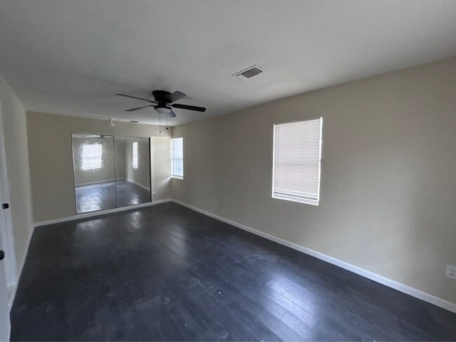 Building Photo - 7918 Woodlyn Rd