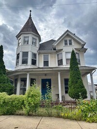 Building Photo - 1116 Main St