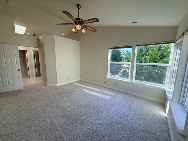 Building Photo - 3056 Alpine Creek Rd