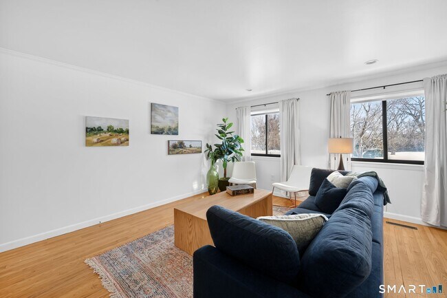 Building Photo - 78 Landing Cir