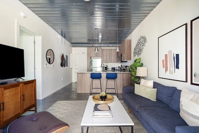 Building Photo - Live in Midtown for $1,515 – Prime Location!