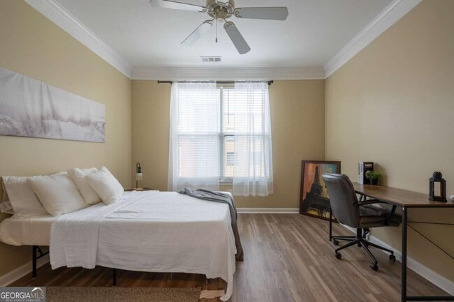 Building Photo - 400 17th St NW