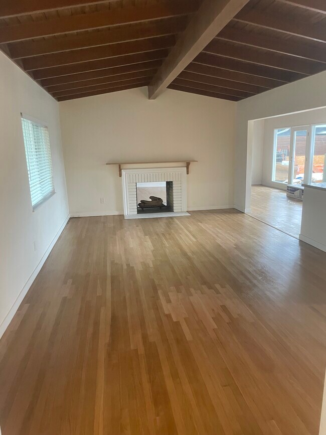 Primary Photo - 5741 E 23rd St