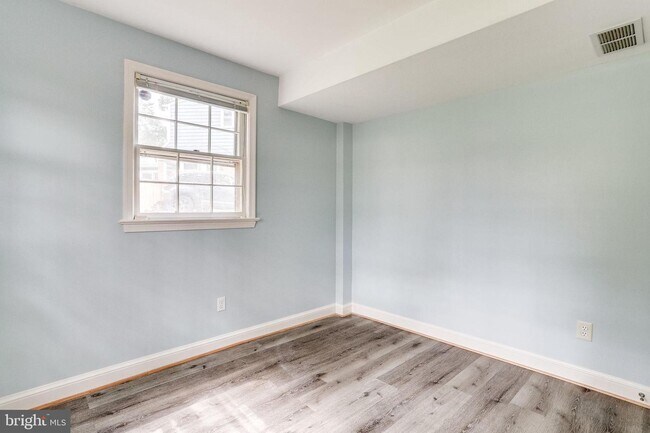 Building Photo - 5001 Ninian Ct