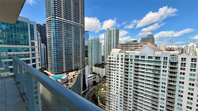 Building Photo - 1155 Brickell Bay Dr