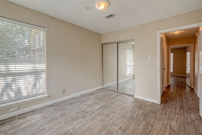 Building Photo - 4422 Waterfall Way