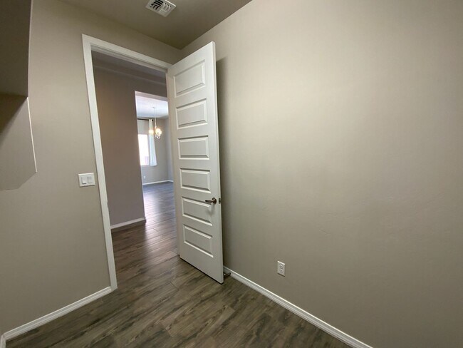 Building Photo - Recent Construction Luxury 4 Bedroom Home Available Near 528 / 550 in Rio Rancho!