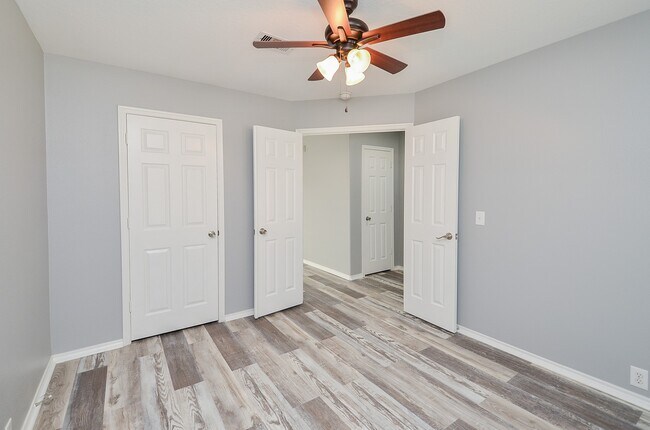 Building Photo - 20131 Larkspur Landing