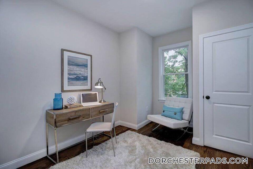 Building Photo - 757 Washington St