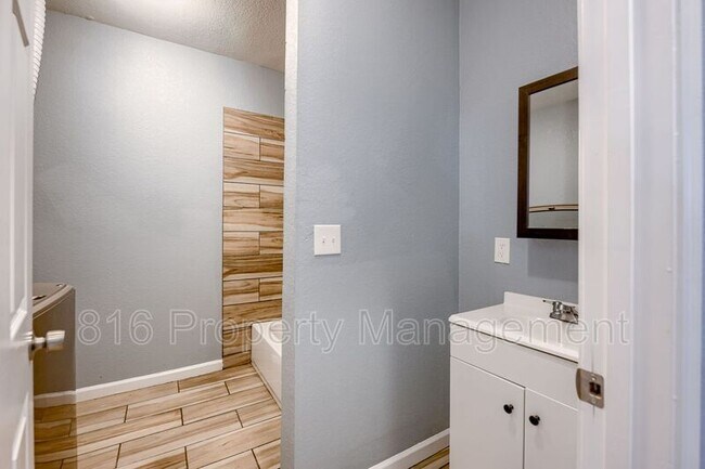 Building Photo - 6903 Jackson Ave