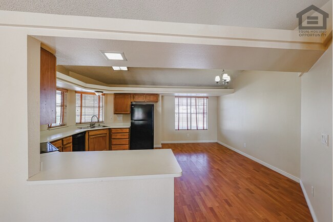 Building Photo - 3Bed/2Bath House at 59th Ave/Union Hills! Ready for Immediate Move-In!