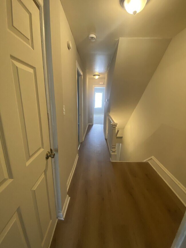 Building Photo - 663 Kohn St