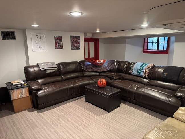 Building Photo - Lansdale Charming 4 Bedroom Cape Cod with ...