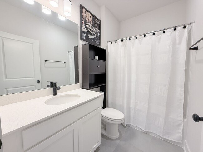 Building Photo - Resort-Style Living in eTown | Gated Community + Top Amenities