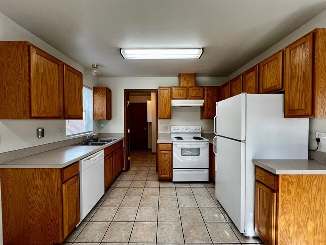 Building Photo - Non-Refundable & Security Deposit Total: $...