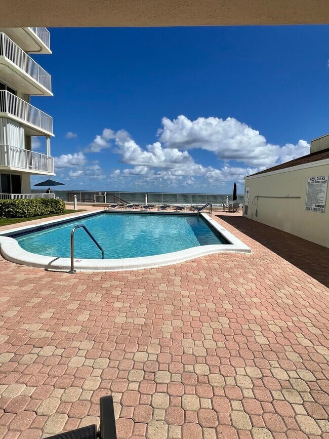 Building Photo - 3540 S Ocean Blvd