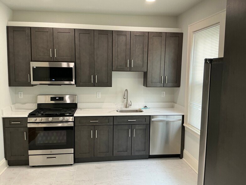 Kitchen - 176 Weequahic Ave