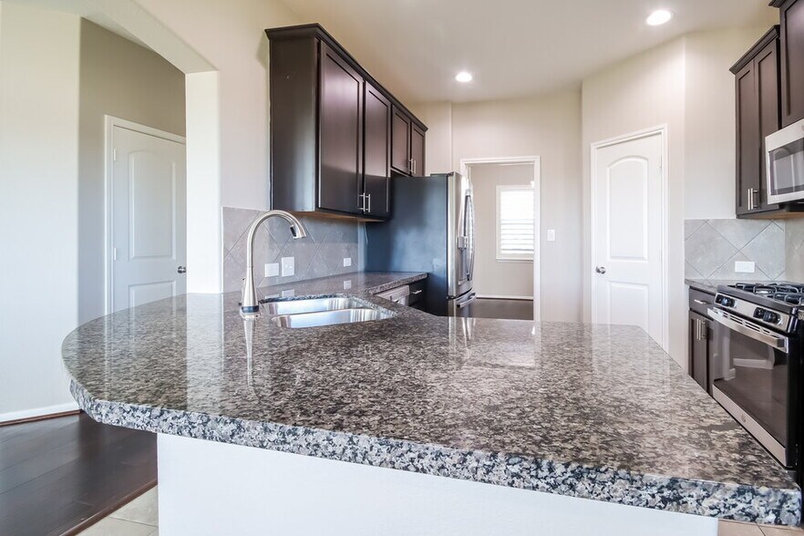 Building Photo - 15002 Golden Summer Ct