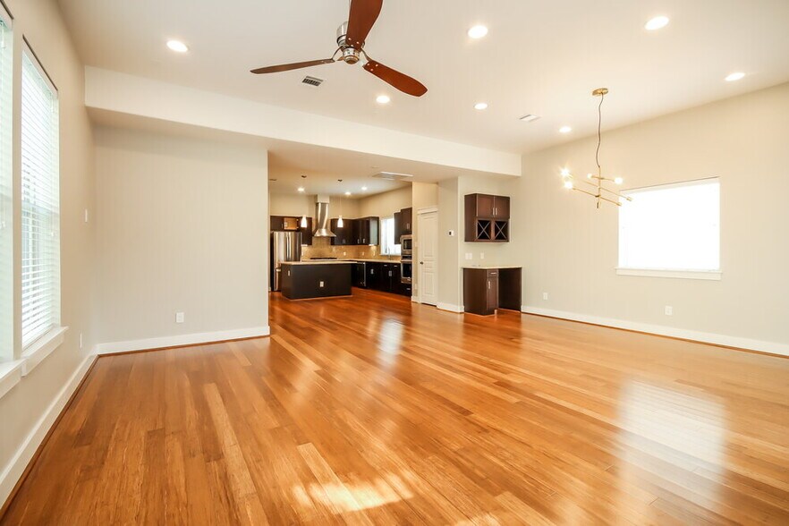 Building Photo - 5743 Kansas St