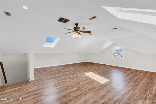 Building Photo - 101 Clearwater Dr