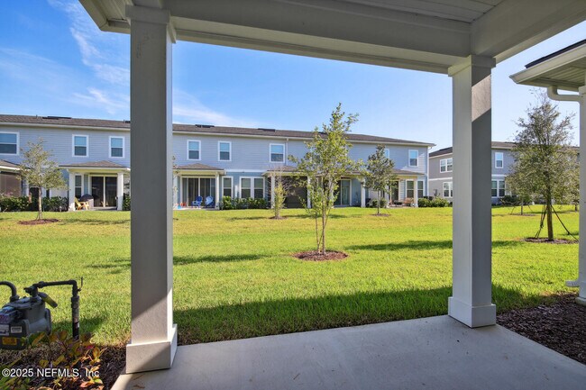 Building Photo - 95 Pinebury Ln