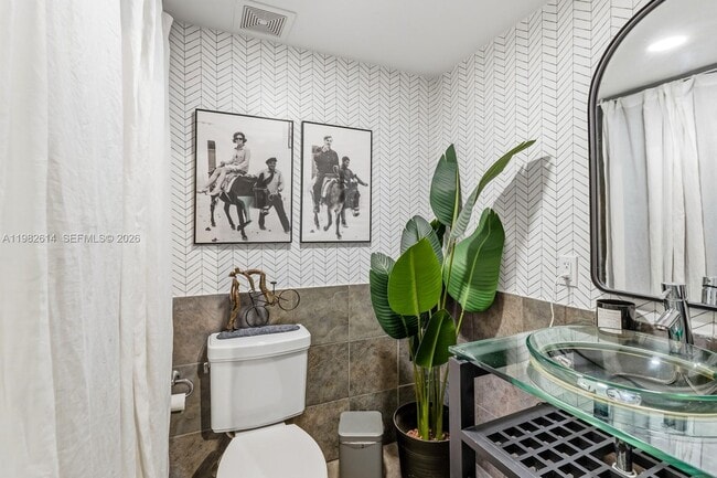 Building Photo - 2400 Brickell Ave