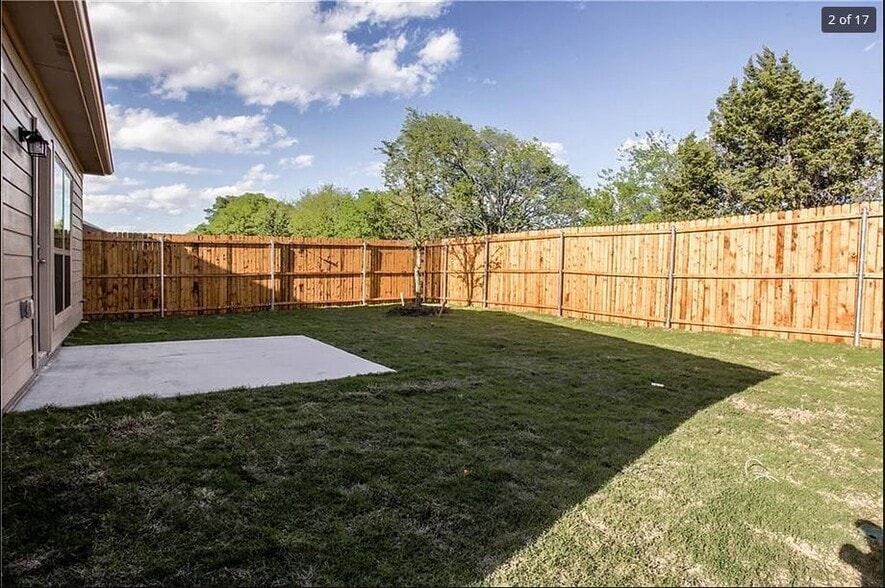 Building Photo - 616 Crowell Dr