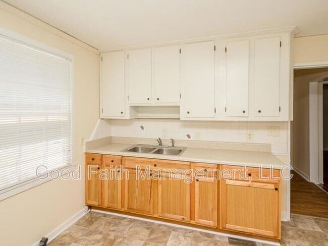 Building Photo - 2210 Bandler Rd