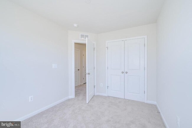 Building Photo - 450 Seeback Dr