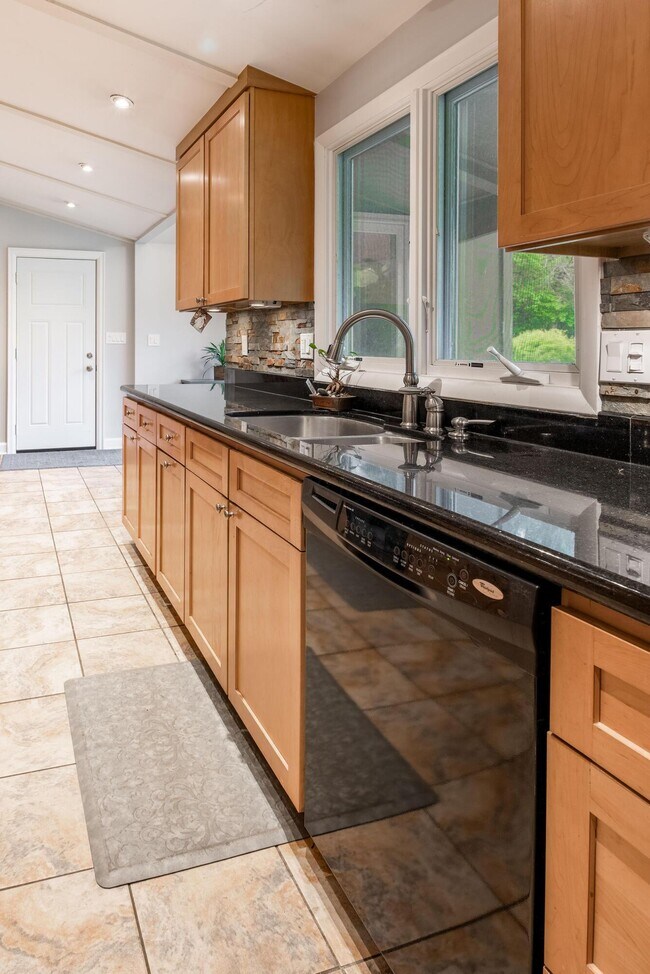 Building Photo - 4200 Dublin Rd