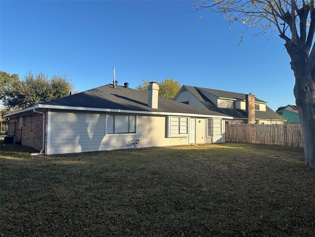 Building Photo - 15770 Chimney Rock Rd