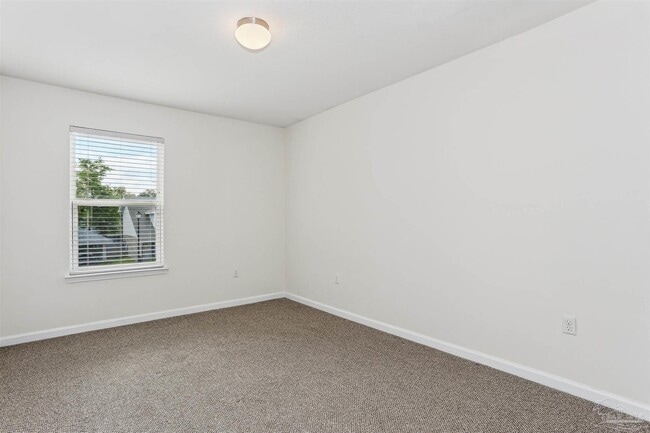 Building Photo - 499 Portside Dr