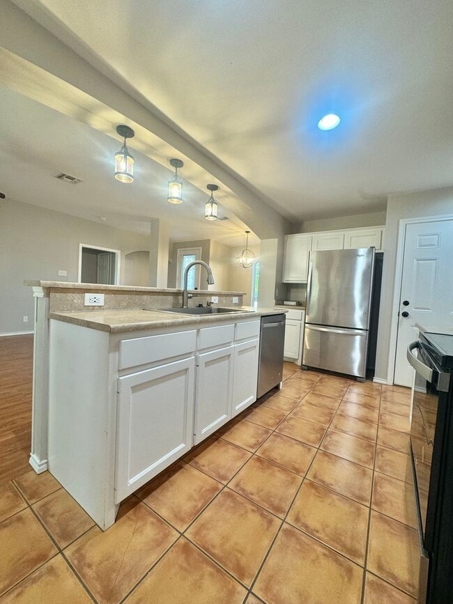 Building Photo - COMING MARCH 2026!! Beautiful 3-Bedroom Home Near Goodfellow AFB!