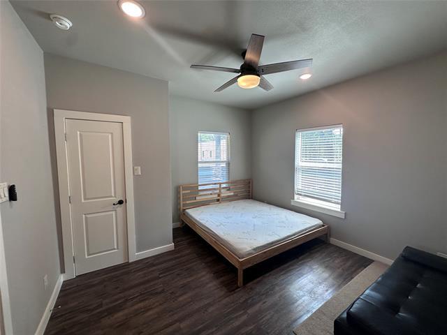 Building Photo - 2903 Carpenter Ave