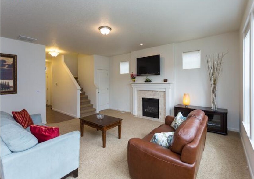 Building Photo - 16575 SE Windswept Waters Dr