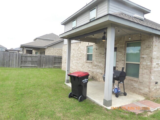 Building Photo - 6319 Shadowbrook Hollow Trail