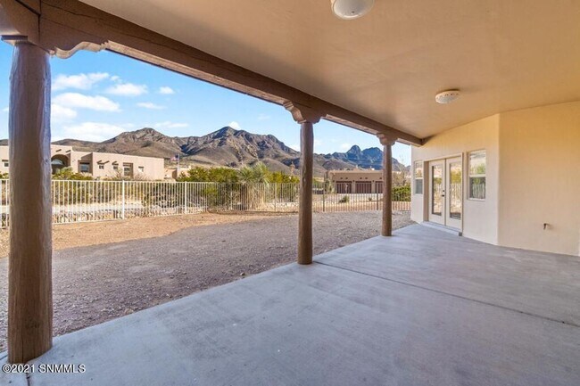 Building Photo - $500 off first months rent, Beautiful Home...