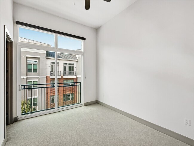 Building Photo - 170 Malone St